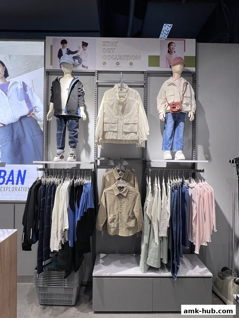 Mannequins and clothing displays featuring the ZTAY DRY COLLECTION at Bossini.