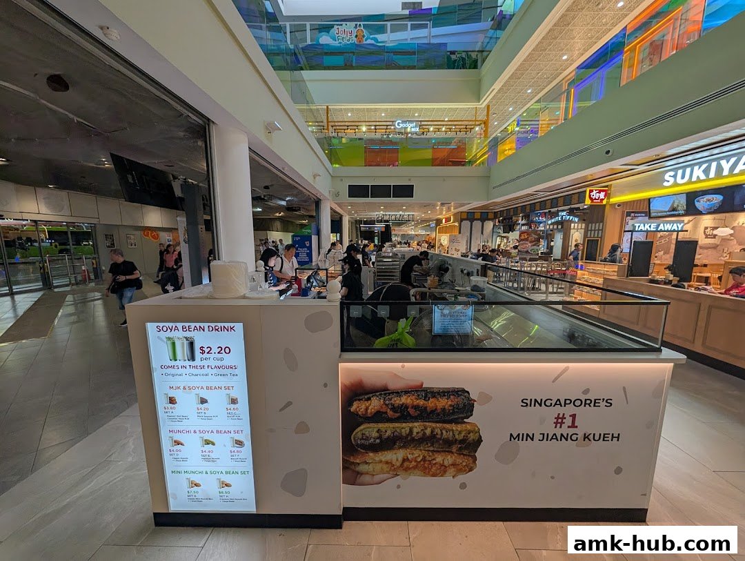 A food stall in a mall selling Min Jiang Kueh and Soya Bean drinks.