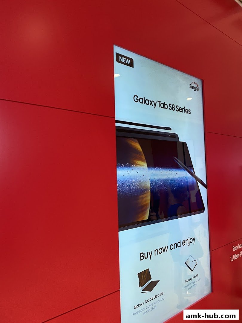 Advertisement for the new Samsung Galaxy Tab S8 Series at Singtel.