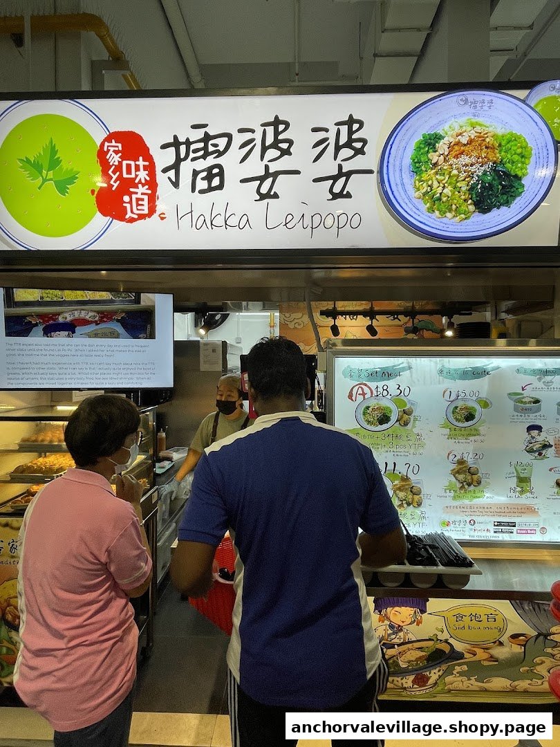 Customers ordering traditional Hakka dishes at the Hakka Leipopo food stall.