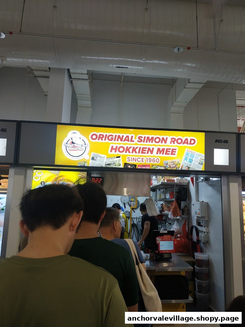 Customers queueing at the Original Simon Road Hokkien Mee food stall.