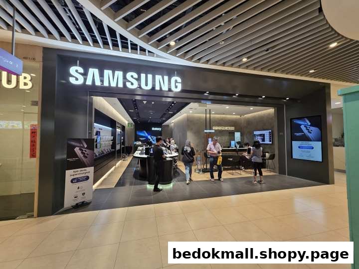 Samsung Experience Store entrance from a mall corridor.