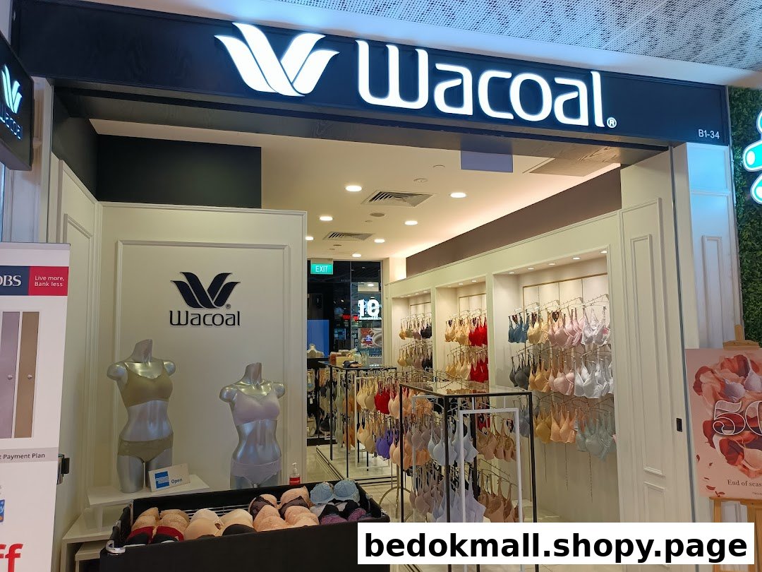 Entrance of a Wacoal lingerie store with mannequins and product displays.