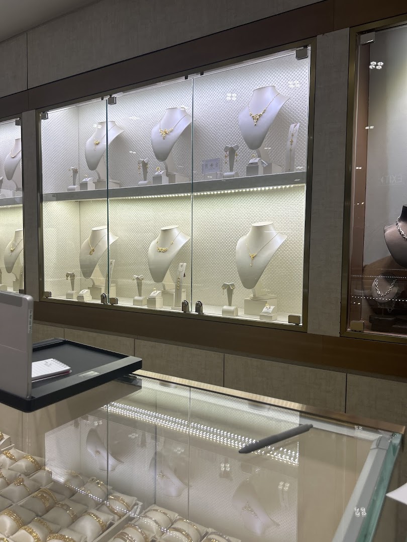 Poh Heng Jewellery The Clementi Mall image 4