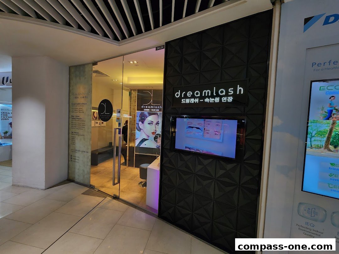 The entrance to Dreamlash, a beauty salon specializing in eyelash extensions.