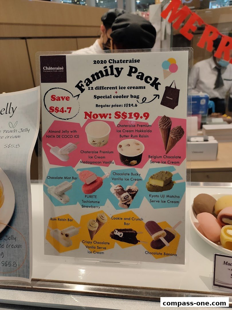 A Châteraisé family pack promotion featuring 12 ice creams and a cooler bag.
