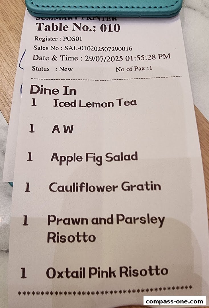 A receipt from Mamma Mia Trattoria E Caffè showing a table order.