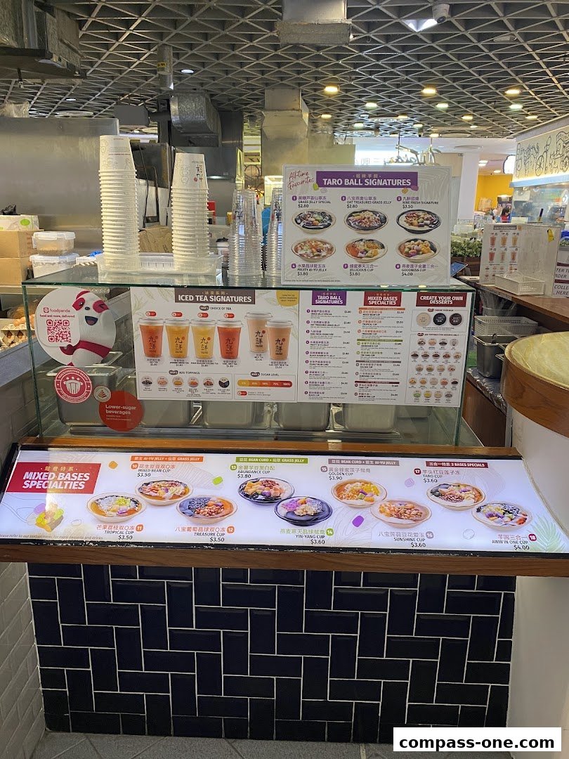 A display of desserts and iced teas offered at Nine Fresh Desserts Taiwan.