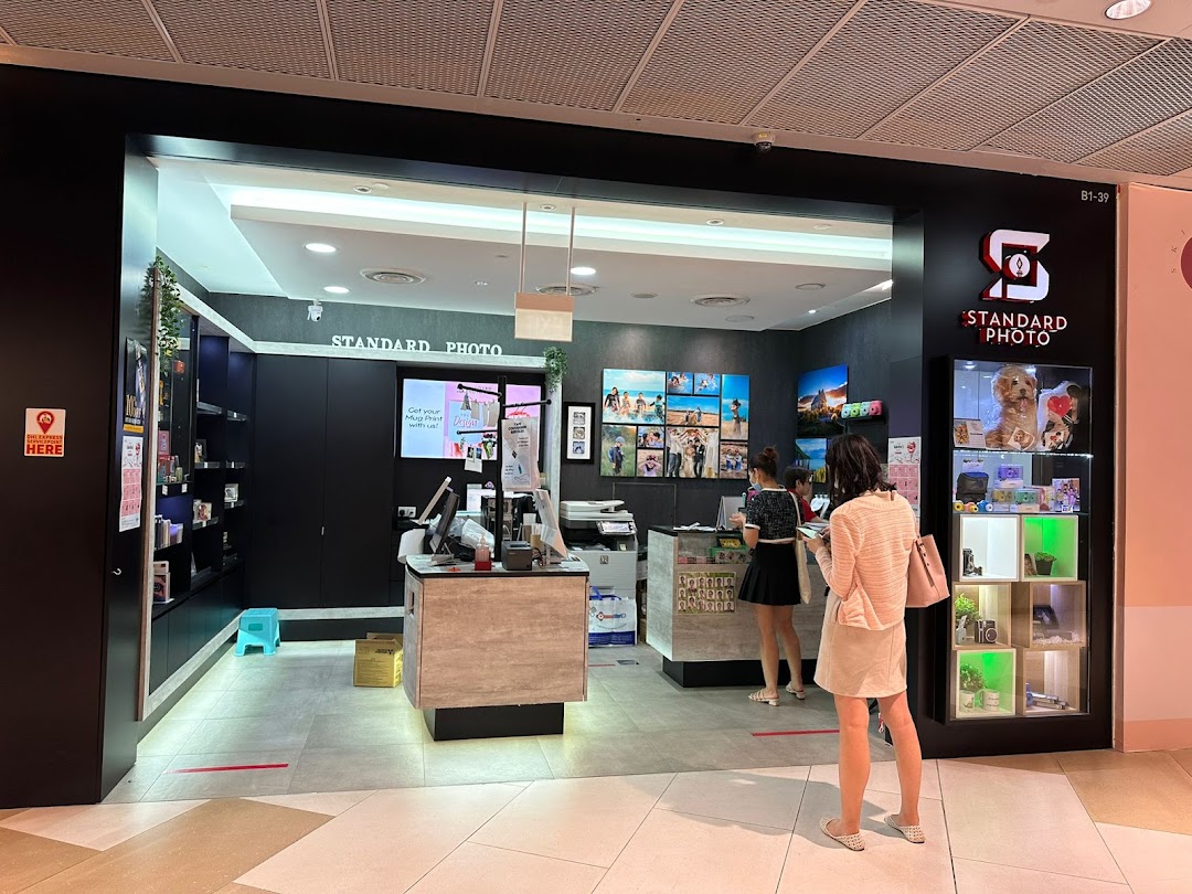 DHL Express Service Point - Standard Photo Funan DHL PARTNER image 2
