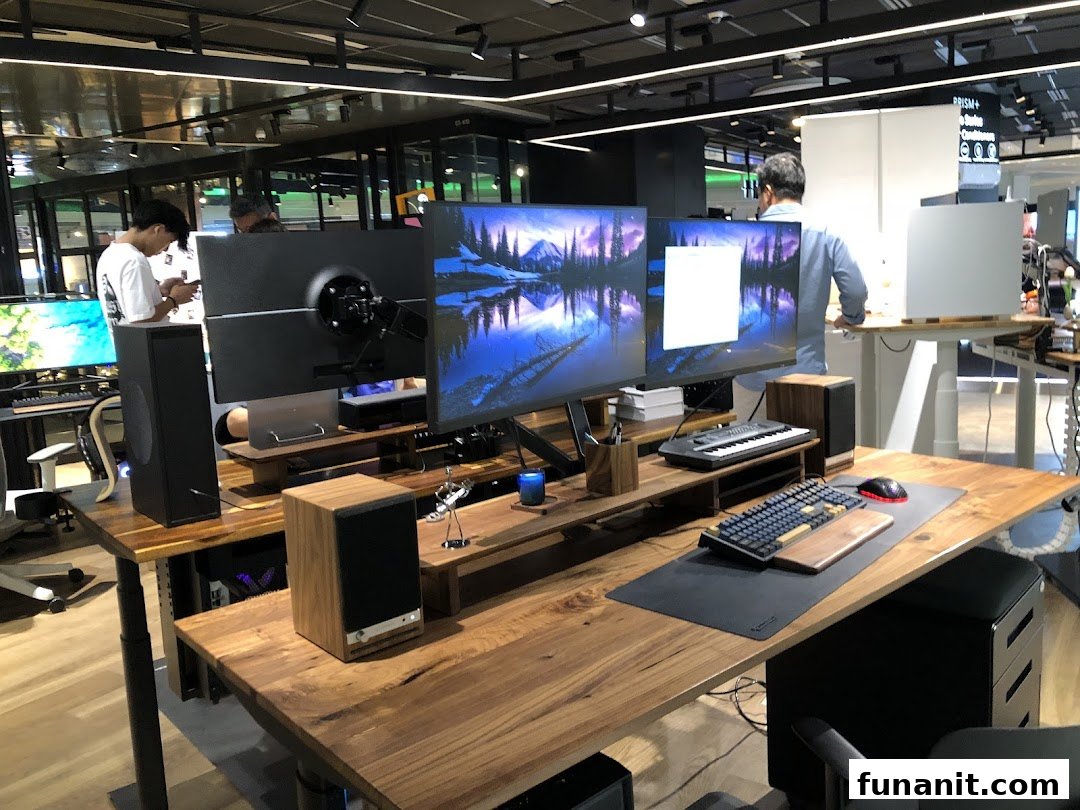Omnidesk Funan Mall image 15