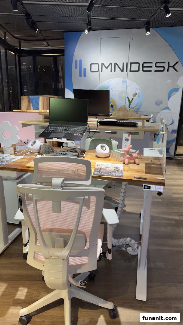 Omnidesk Funan Mall image 9
