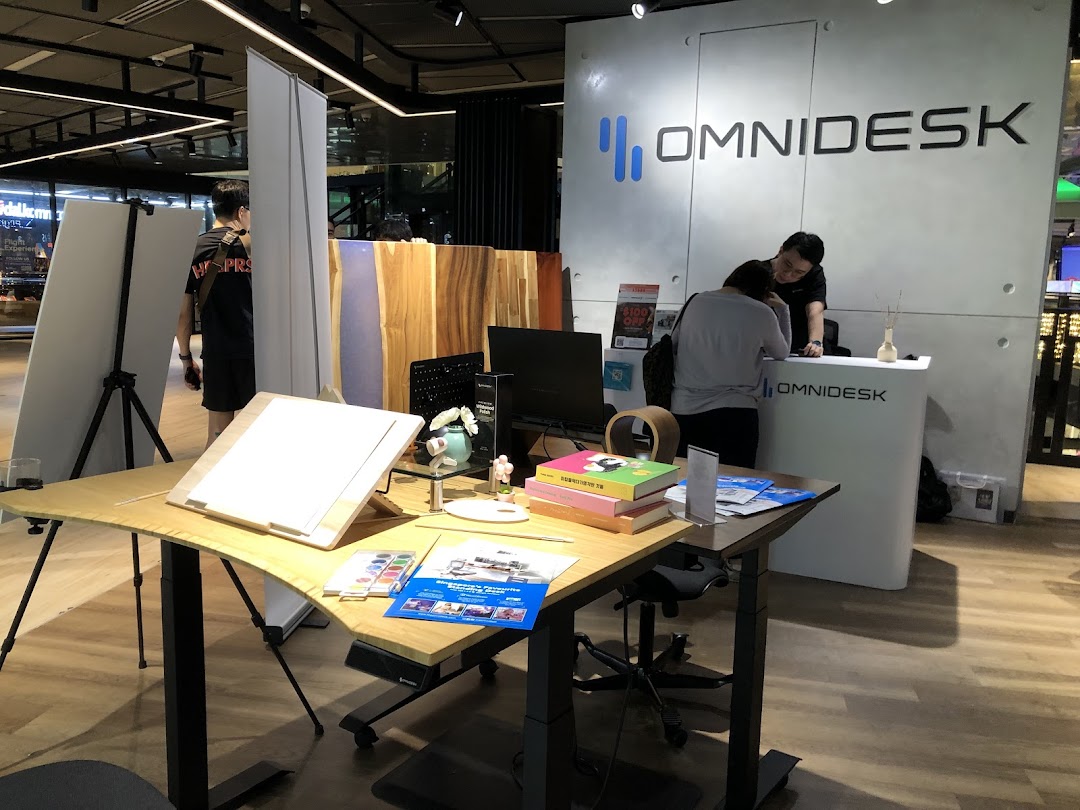 Omnidesk Funan Mall image 12