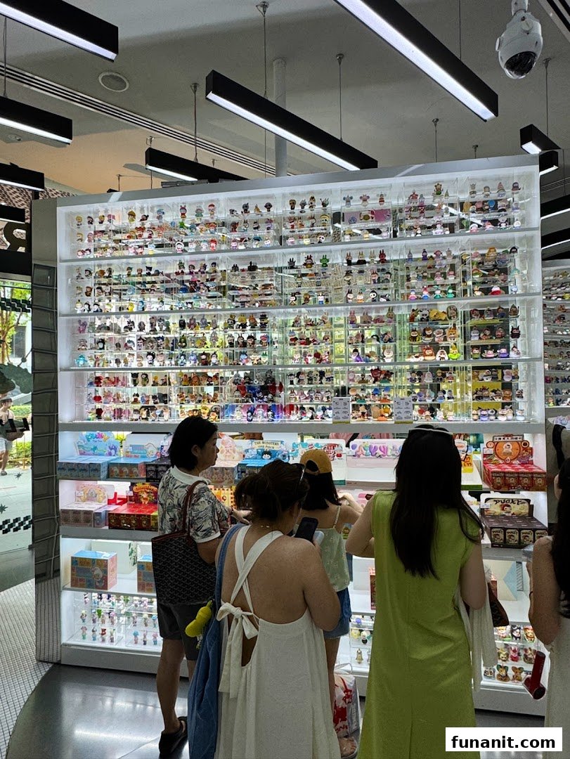 POP MART Funan image 16