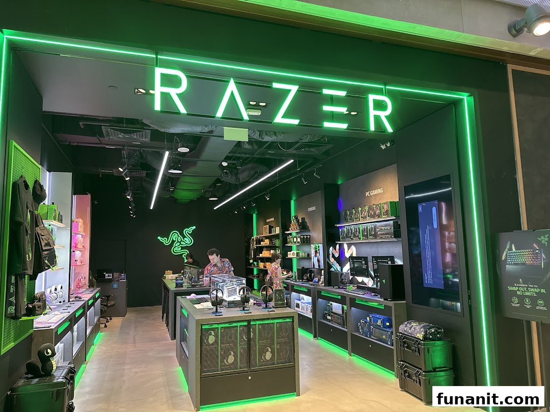 RazerStore Funan image 20