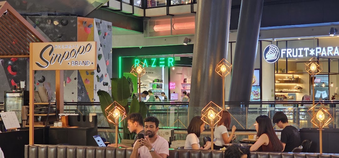 RazerStore Funan image 17