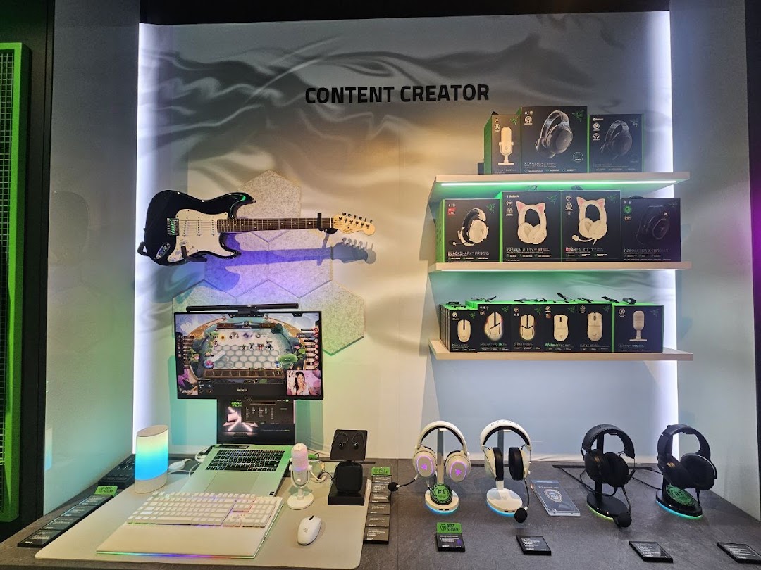 RazerStore Funan image 22