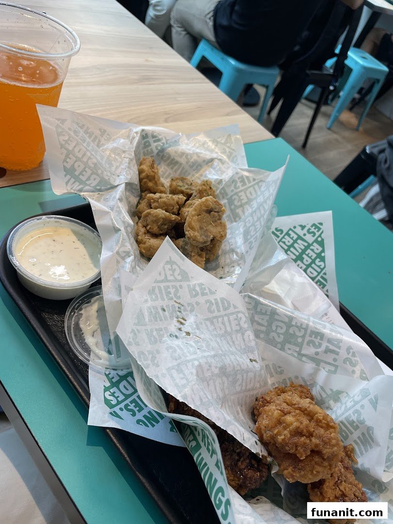 Wingstop Funan image 32