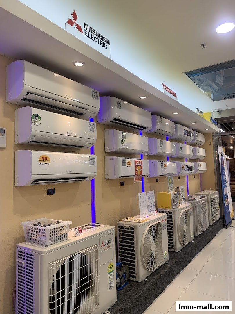 Display of various air conditioning units from brands like Mitsubishi Electric and Toshiba.