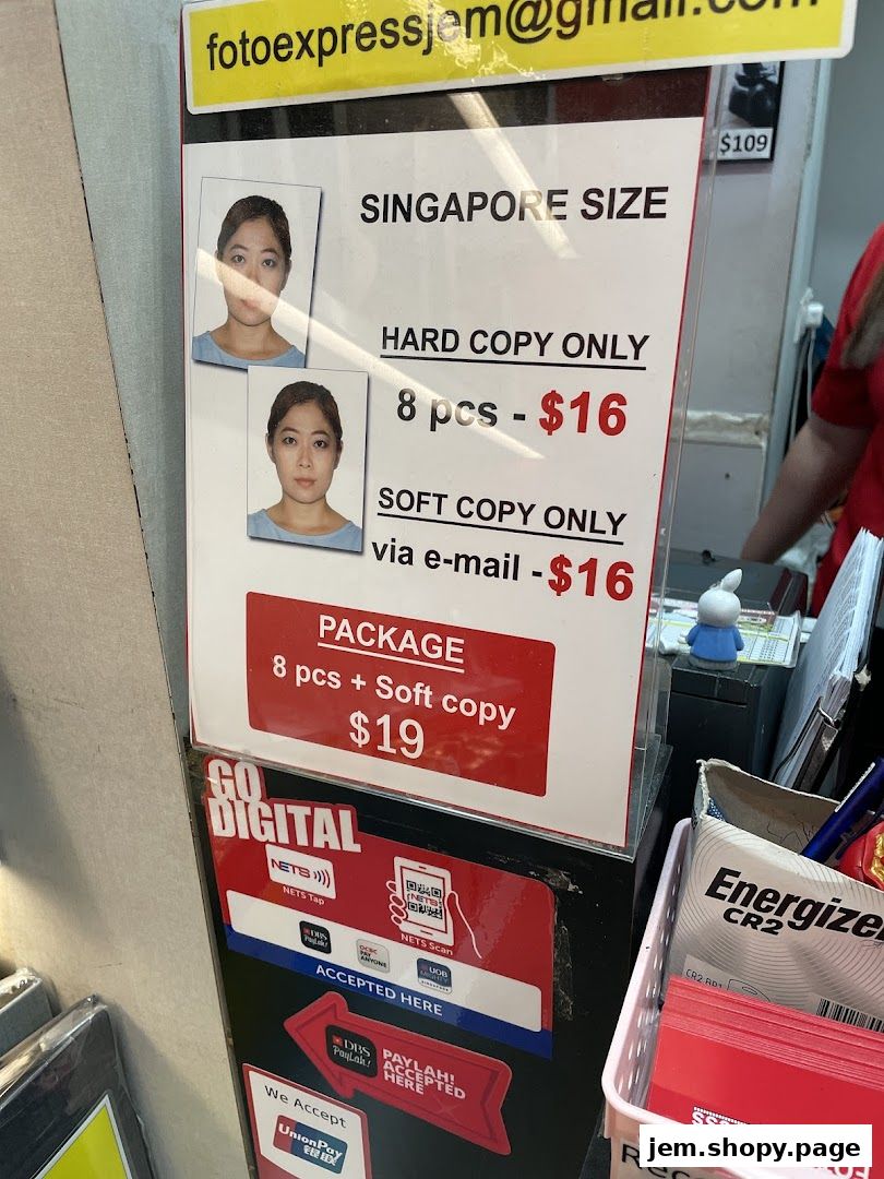 Price list for Singapore Size passport photos at Foto Express.