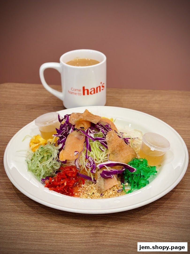 A colorful salad with salmon and a cup of tea from Hans Union.