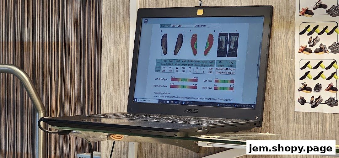 Laptop displaying foot scan results and recommendations for Happy Walker.