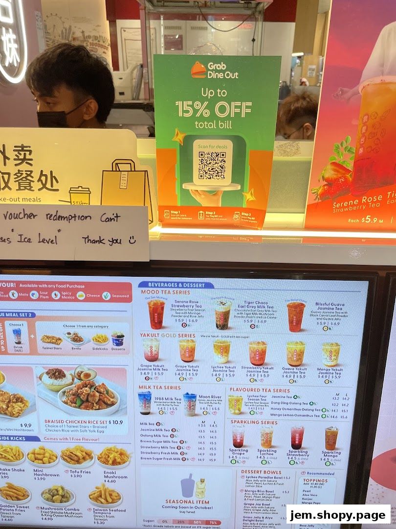 A digital menu displays bubble tea, fried chicken, and side dishes with prices.