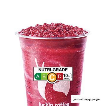 A close-up of a berry-flavored frozen drink from Luckin Coffee with a Nutri-Grade label.
