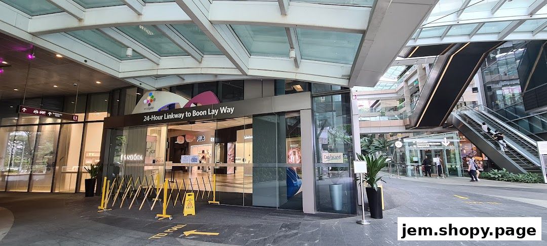 Exterior view of the Samsung Service Centre Jem with a 24-hour linkway sign.
