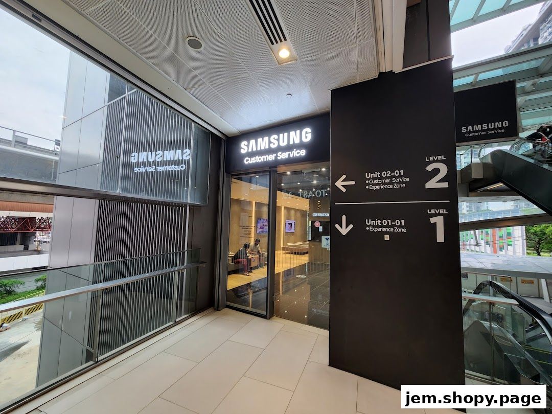 The entrance to the Samsung Customer Service and Experience Zone.