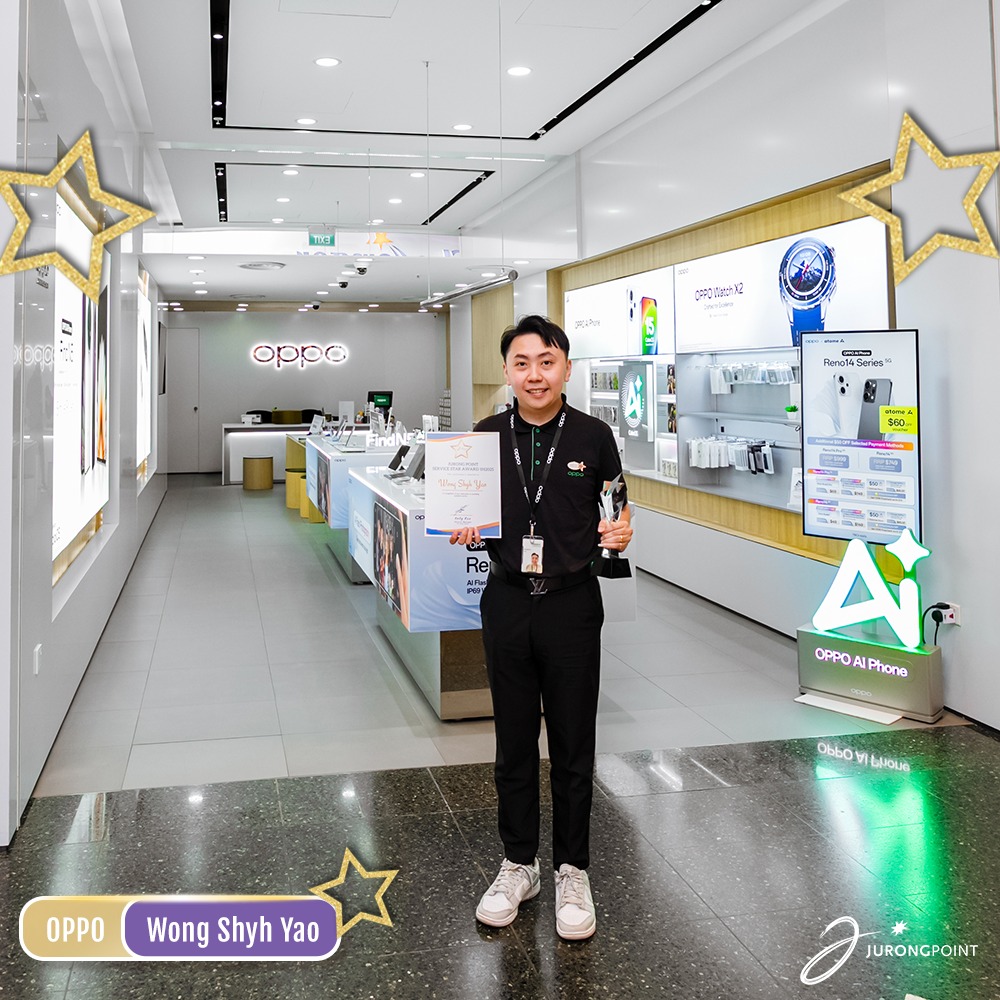 A Jurong Point Service Star Award winner