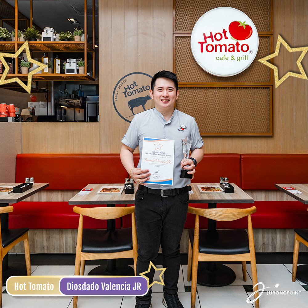 A Jurong Point Service Star Award winner