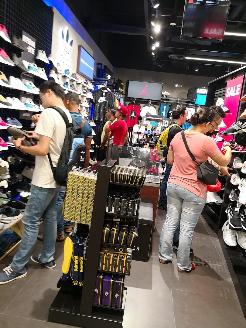 JD Sports image 7