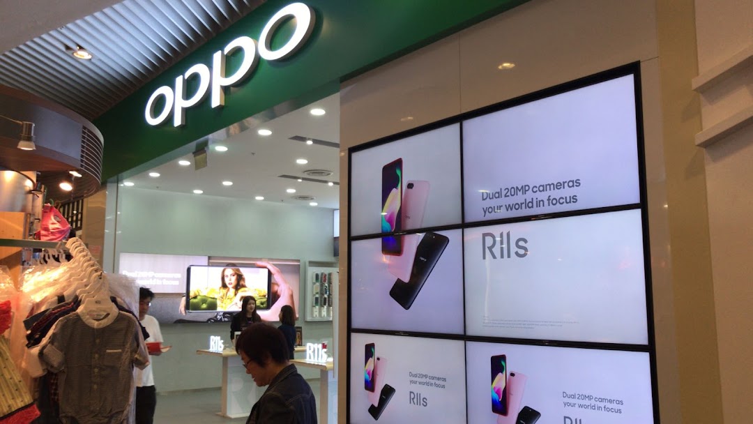 OPPO Concept Store image 19