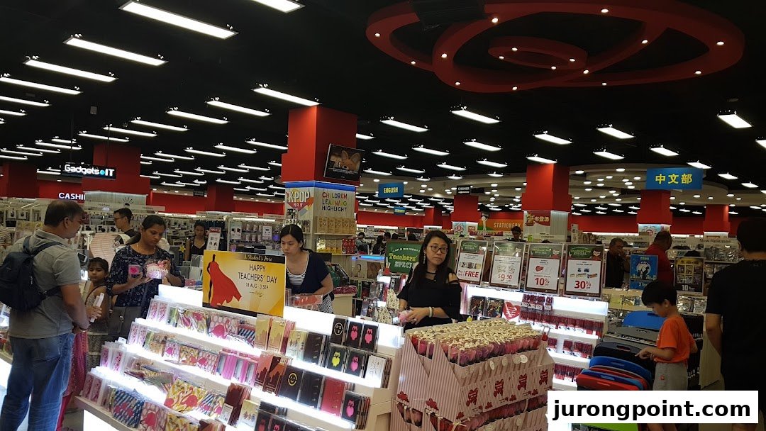 POPULAR Bookstore image 2