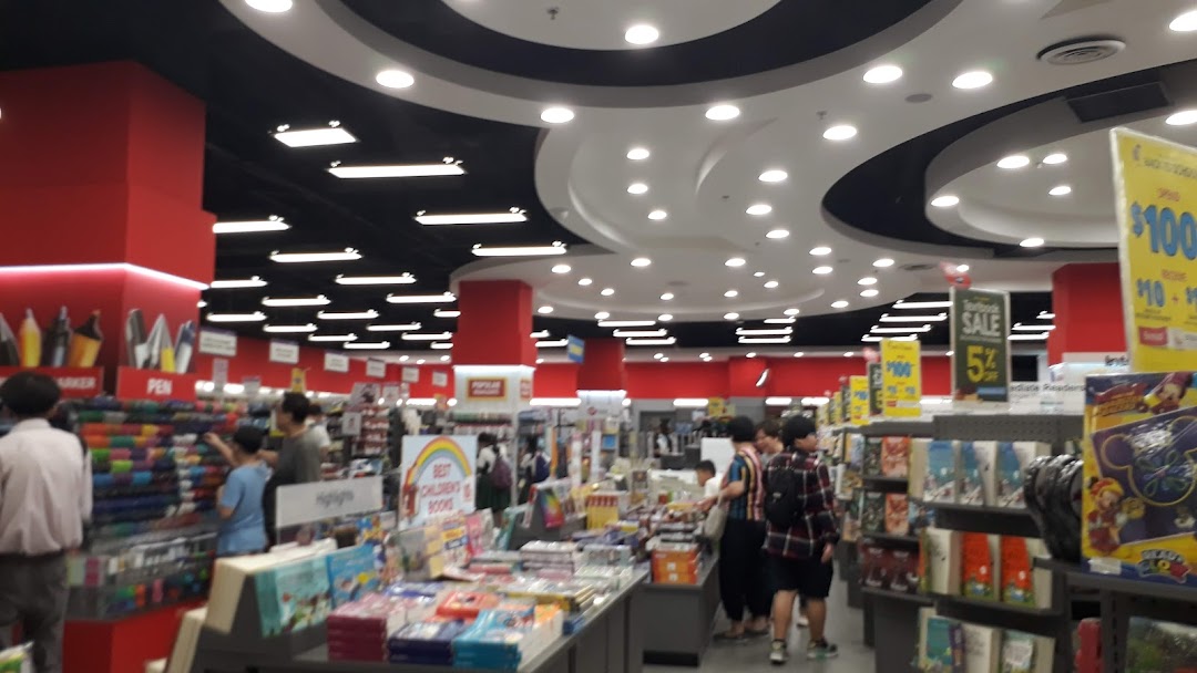 POPULAR Bookstore image 21