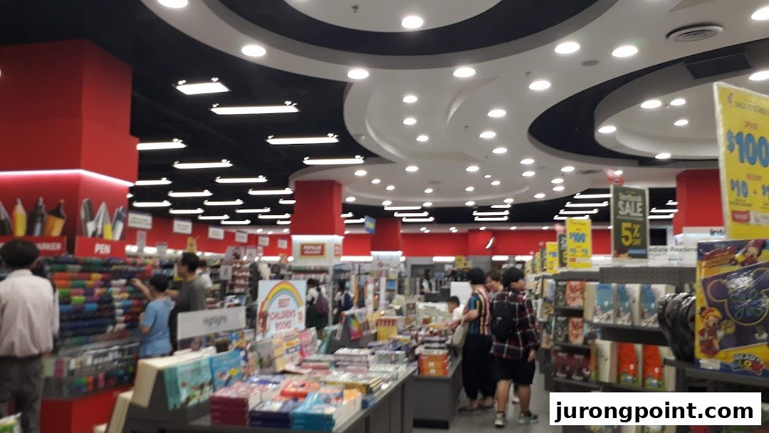POPULAR Bookstore image 21