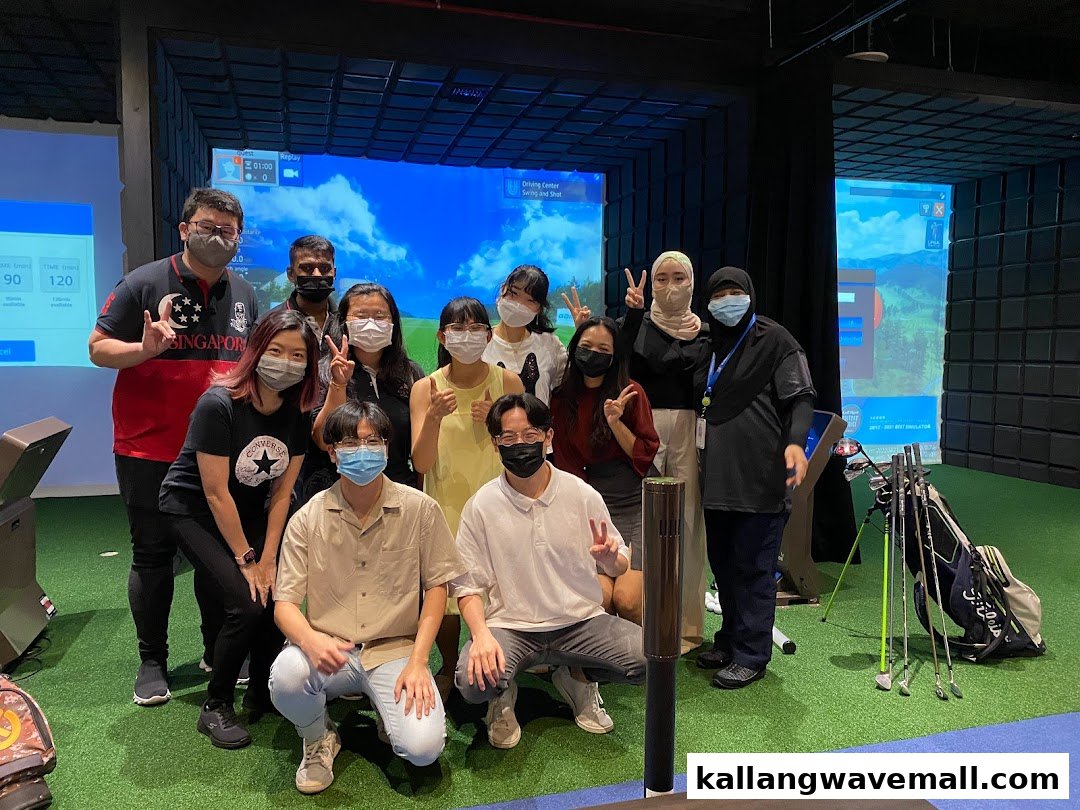 A group of friends enjoying a golf simulator experience at Golfwav.