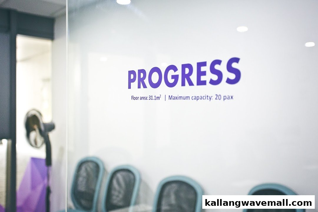 Interior view of a room named 'PROGRESS' with floor area and capacity details.