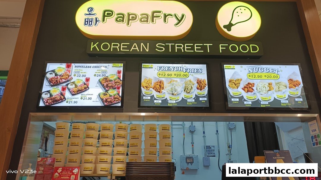 PapaFry Korean Street Food menu displays boneless chicken, french fries, and nuggets with prices.