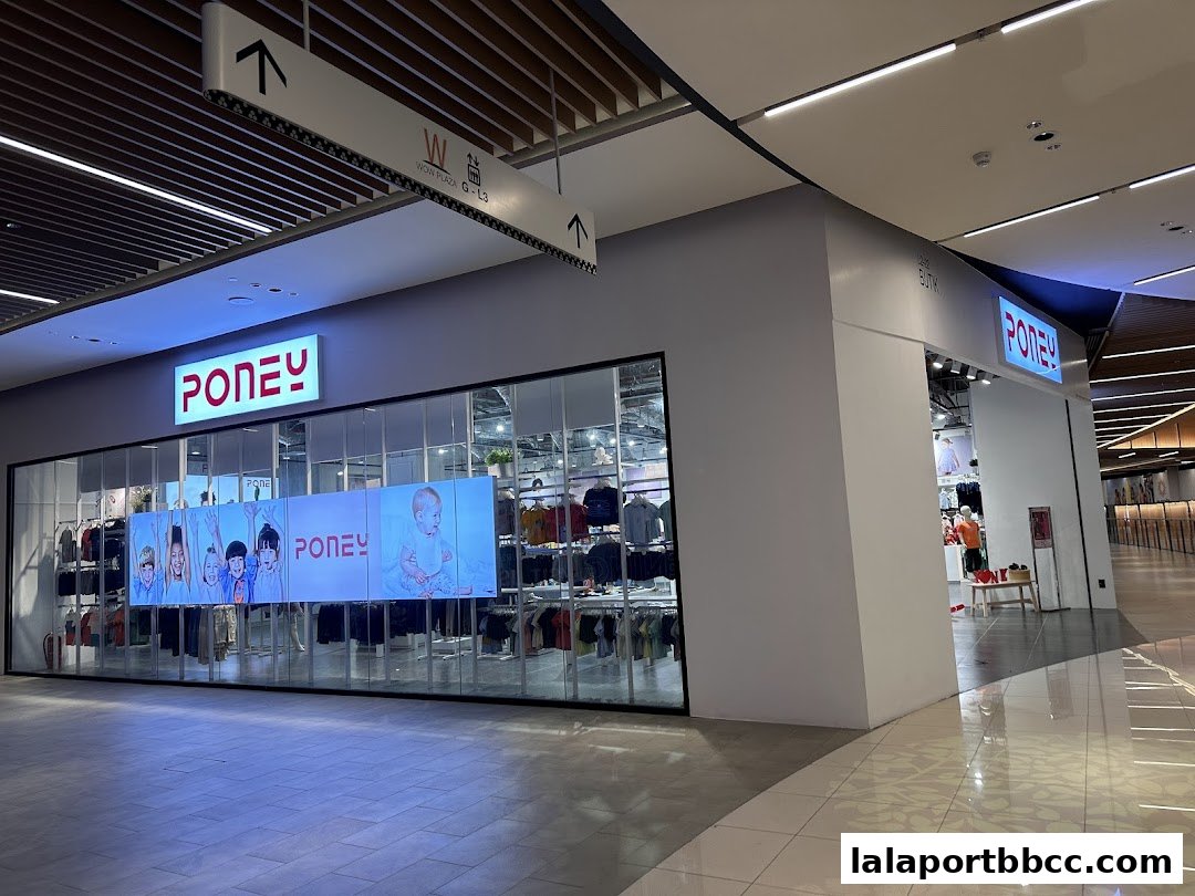 The Poney store entrance at Mitsui Shopping Park LaLaport, showcasing children's clothing.