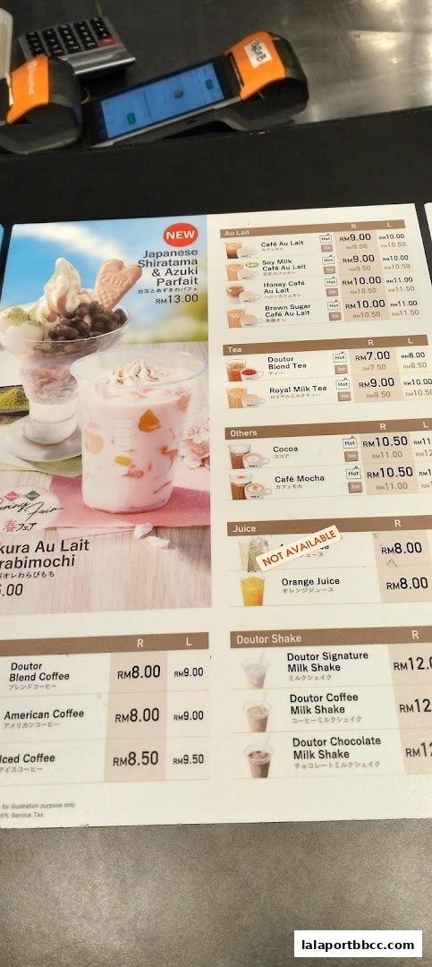 A menu from Doutor Coffee featuring various drinks and a parfait, with prices listed.