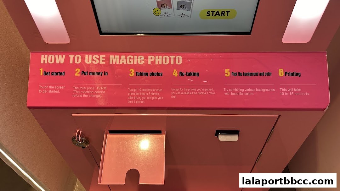 Instructions on how to use the Magic Photo booth, detailing the steps from getting started to printing.