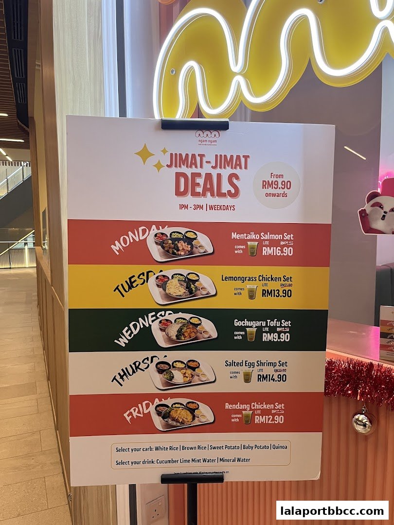 A sign advertising daily lunch deals from Ngam Ngam Neighbourhood.