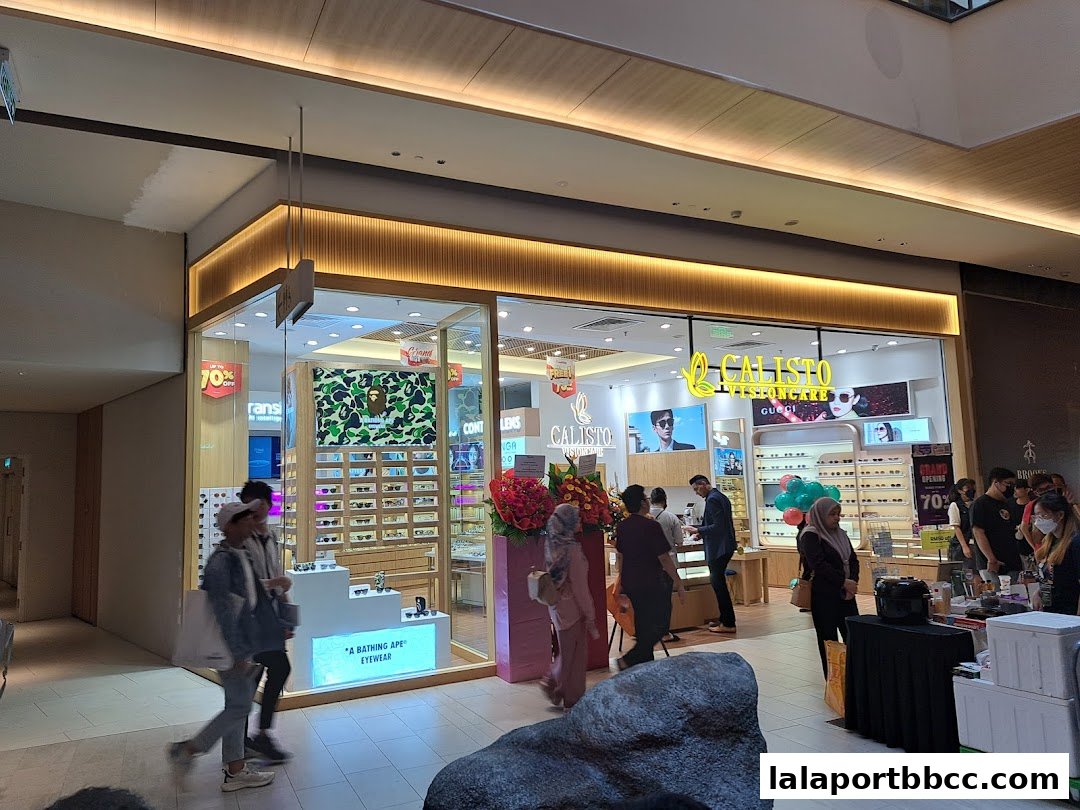 The Calisto Vision Care shop front displays a wide selection of eyewear and offers a 70% discount.