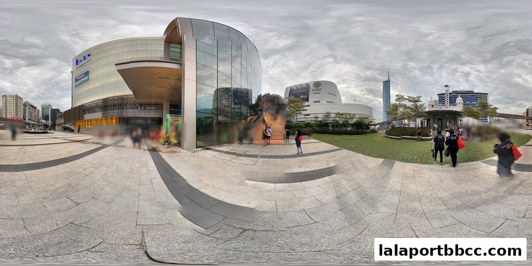 The Grand Steps at Lalaport BBCC