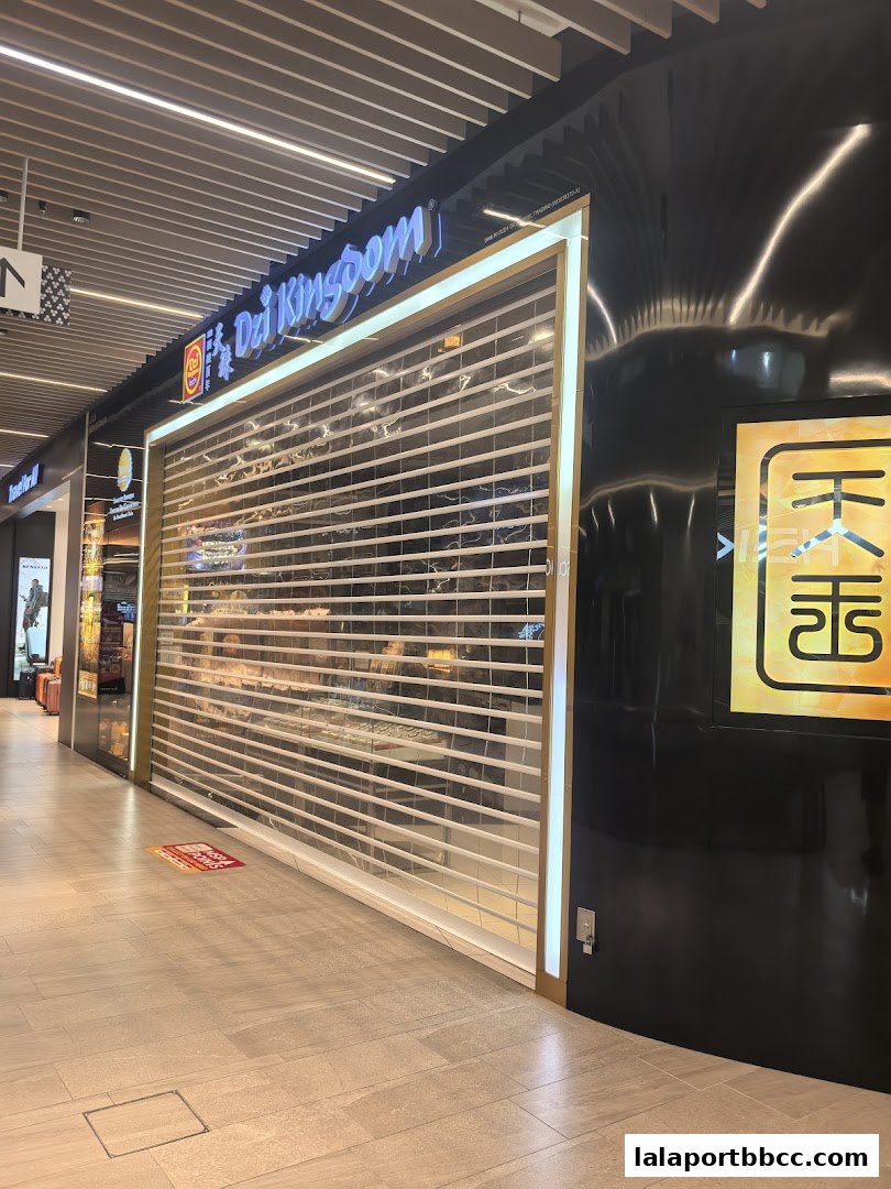The closed storefront of Dzi Kingdom, a shop at Lalaport Bukit Bintang City Centre.