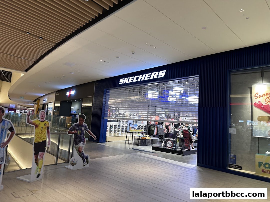 The Skechers store at LaLaport BBCC features a prominent sign and display of shoes and apparel.