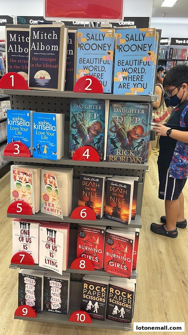 A display of popular books at POPULAR Bookstore, featuring bestsellers and new releases.