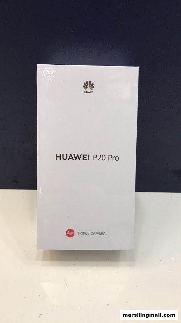A white box for a Huawei P20 Pro smartphone, featuring Leica Triple Camera branding.