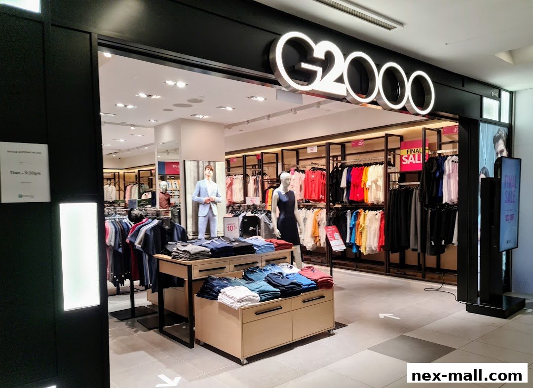 G2000 shop entrance with clothing displays and mannequins.